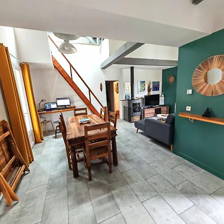 Des Hauts Pins Holiday home *